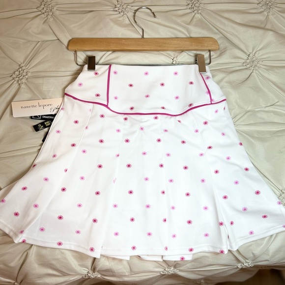 NWT Nanette Lepore White Tennis Skirt Skort w Hot Pink Sunbursts Size Small - Picture 7 of 15